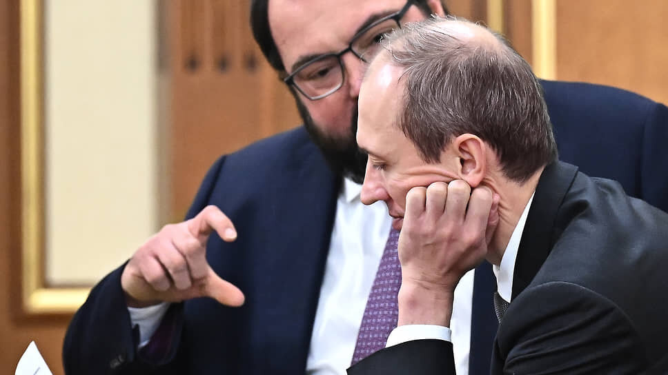 Глава Минцифры Максут Шадаев подробно отчитался перед вице-премьером Дмитрием Григоренко о масштабах инфраструктурного строительства в экономике данных.📷Фото: Александр Миридонов / Коммерсантъ