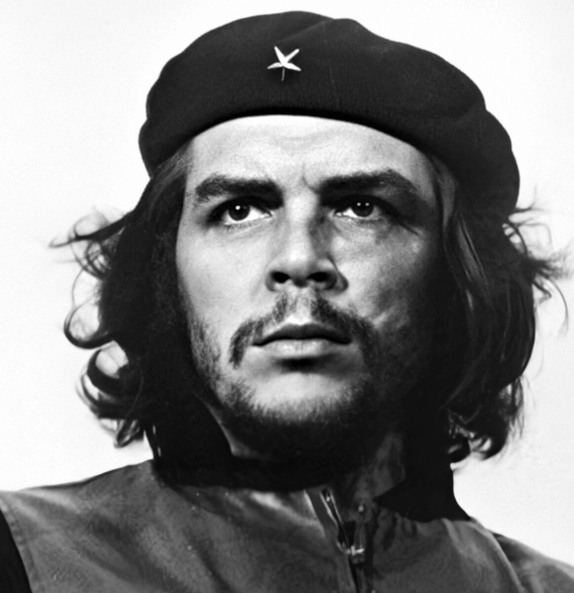 Бруно, главный герой романа "Последняя женщина и близкий бой", считается "поэтической вариацией" Че Гевары