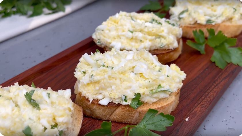 Простые рецепты прошлого: намазка на хлеб всего из трёх ингредиентов