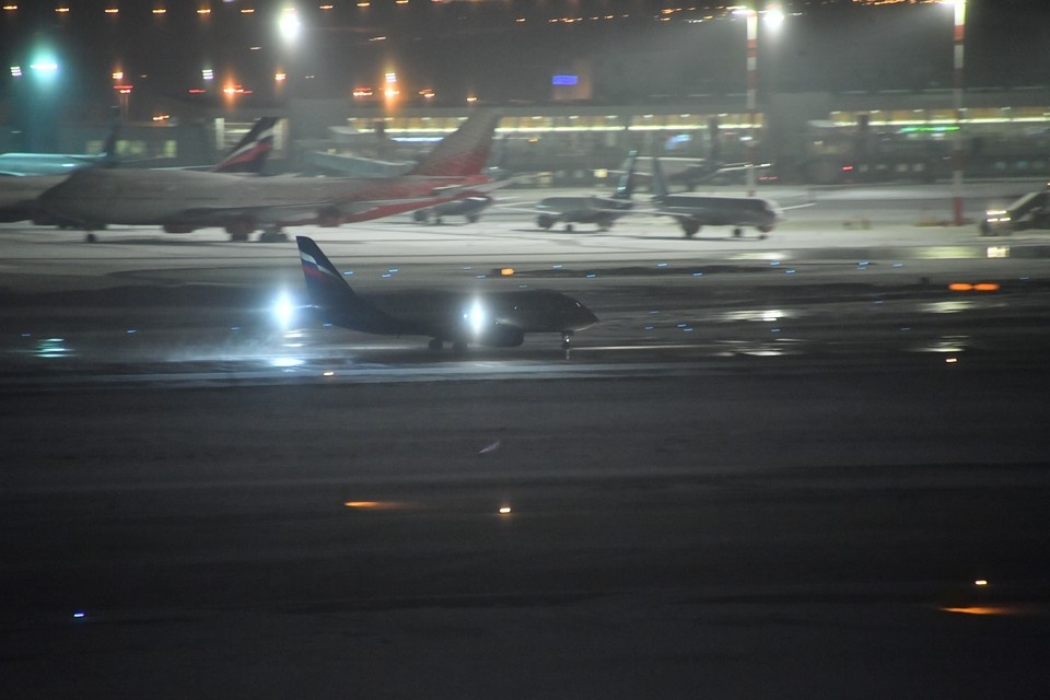    Самолет рейса Санкт-Петербург-Иркутск ушел на запасной аэродром в Красноярске Владимир ВЕЛЕНГУРИН