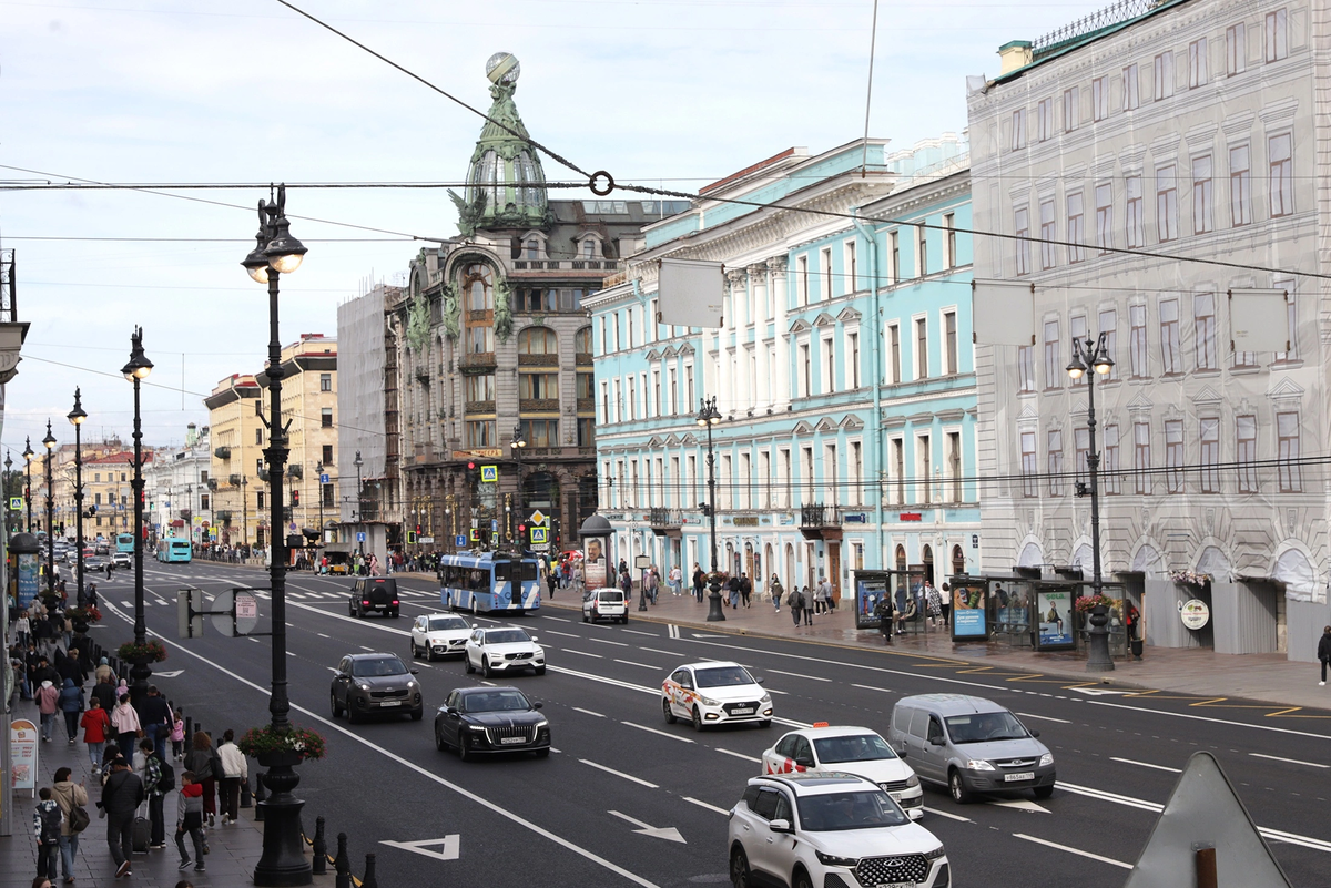 Источник: https://rg.ru/2025/08/27/reg-szfo/v-peterburge-otkryli-dvizhenie-po-obnovlennomu-nevskomu-prospektu.html