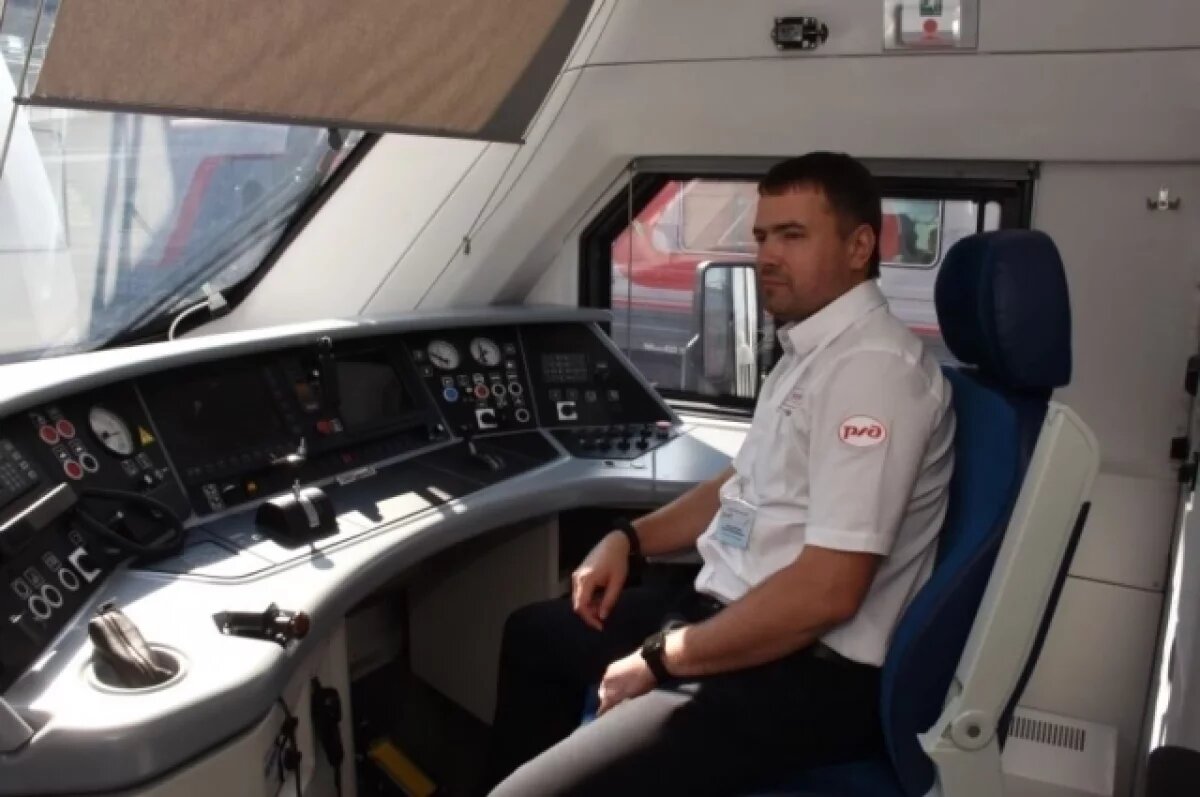    Омичи поблагодарили машинистов и контролёров 24 раза за 2025 год