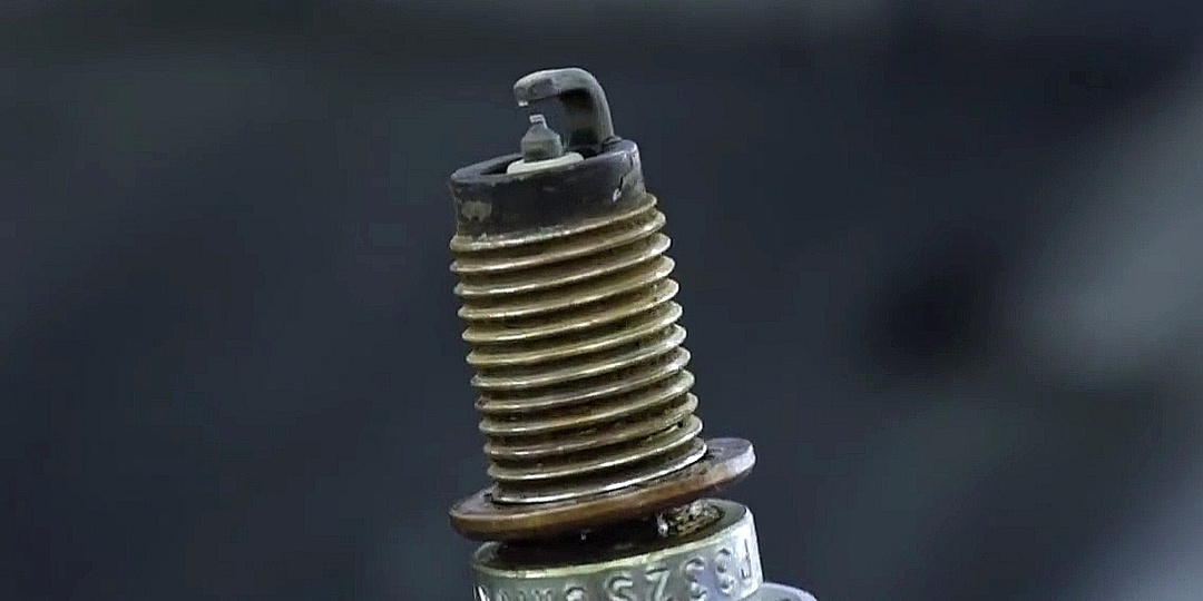 На холодную или горячую: как правильно менять свечи зажигания, чтобы не навредить двигателю