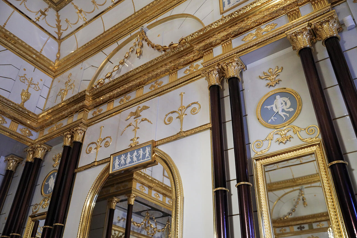 Источник: https://7days.ru/dosug/afisha/v-tsarskom-sele-posle-masshtabnoy-restavratsii-otkryt-zubovskiy-fligel-ekaterininskogo-dvortsa.htm