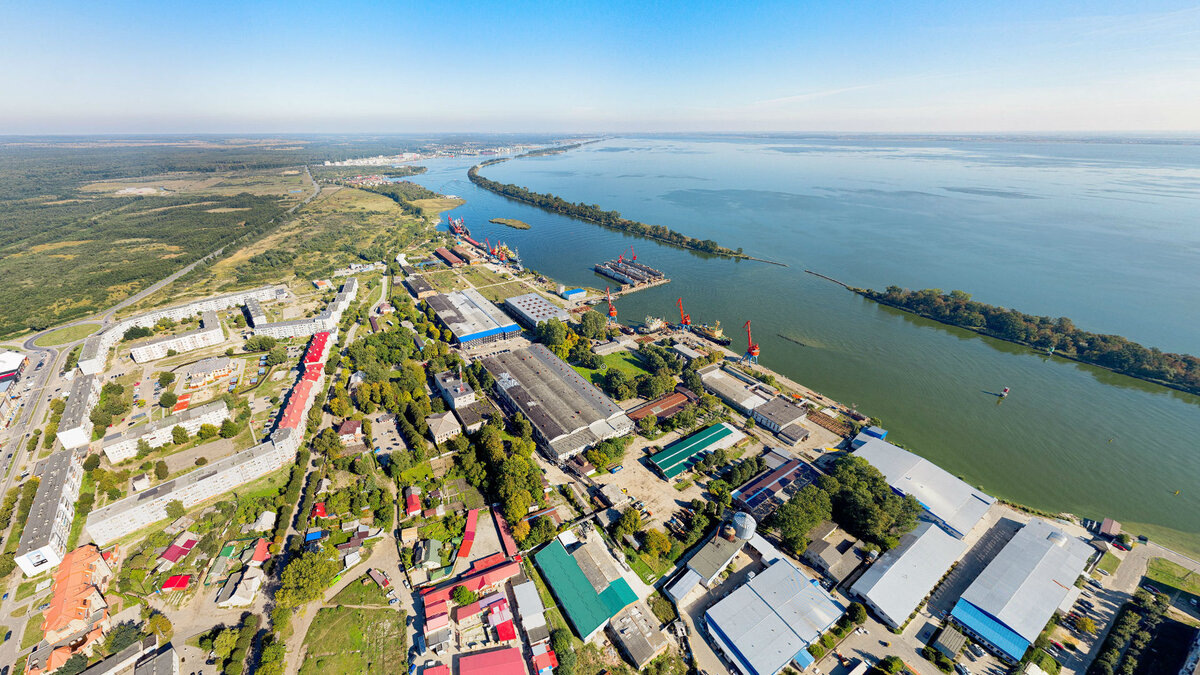 Калининградский морской канал около Светлого