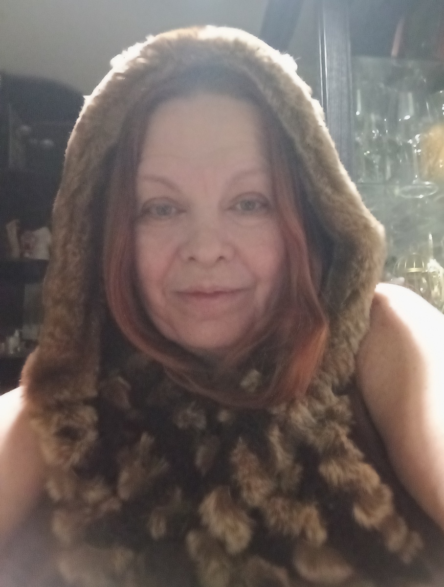 Фотография не парадная. Но много ли кто в 50+ в 7 утра блистает?) 