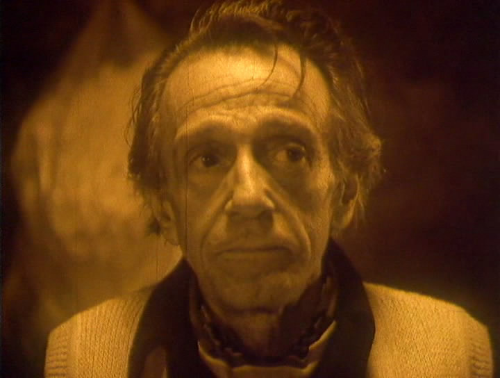 Кадр из фильма "Письма мертвого человека"