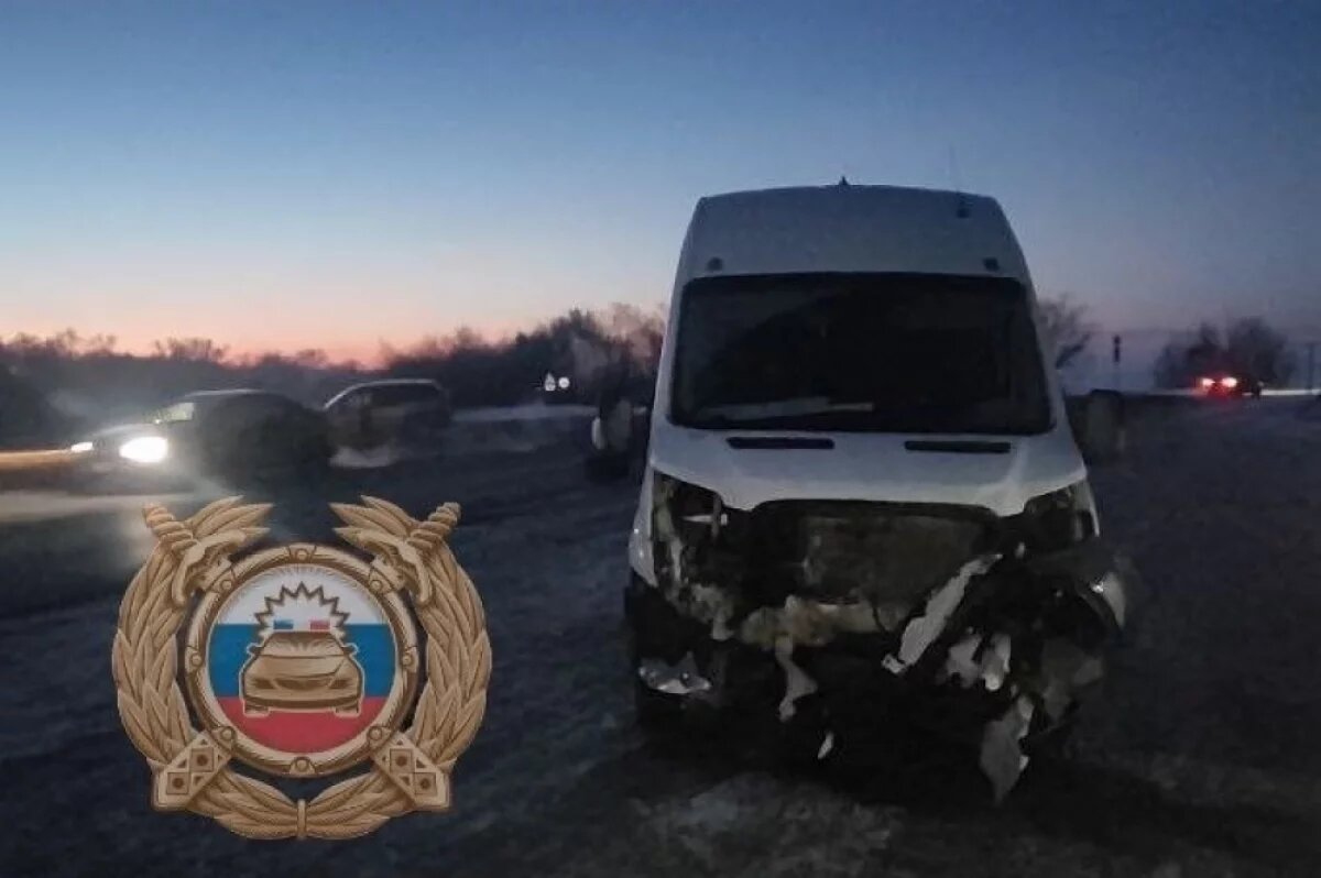    Женщина и ребенок пострадали в автобусе Саратов-Дергачи в ДТП