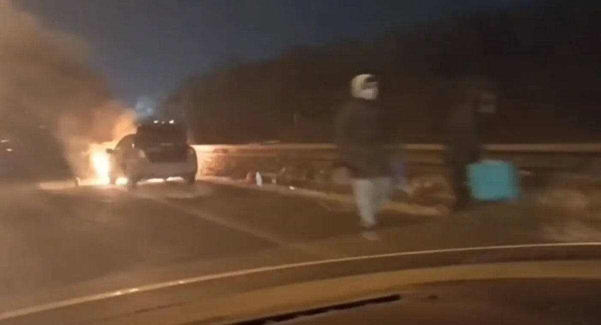    Фото: кадр видео видео из тг-канала «Мегаполис | ДТП и ЧП | Санкт-Петербург | Питер»