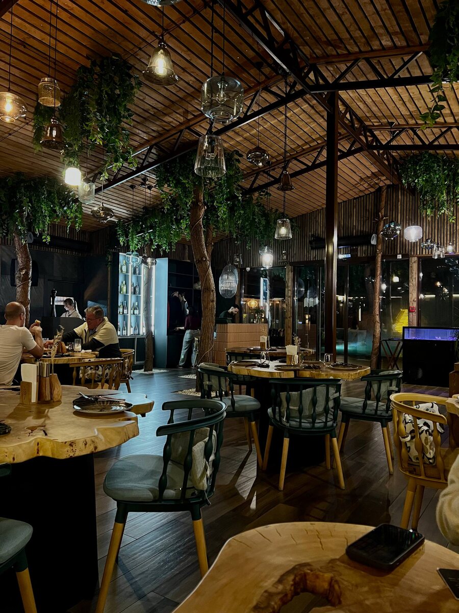 Ресторан «Лес», адрес: Школьная ул., 16А, посёлок Цветочный