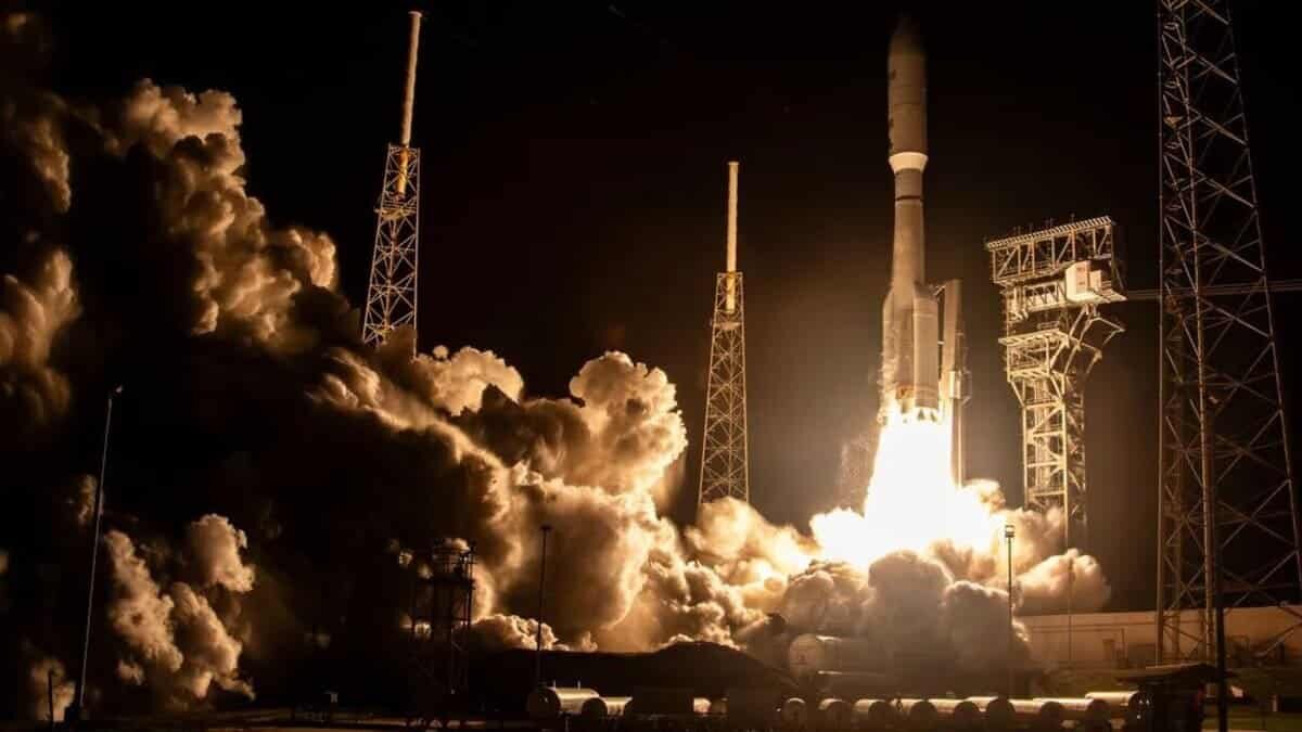    Ракета Atlas V компании United Launch Alliance (ULA) запускает на орбиту 27 интернет-спутников Amazon Leo / © ULA