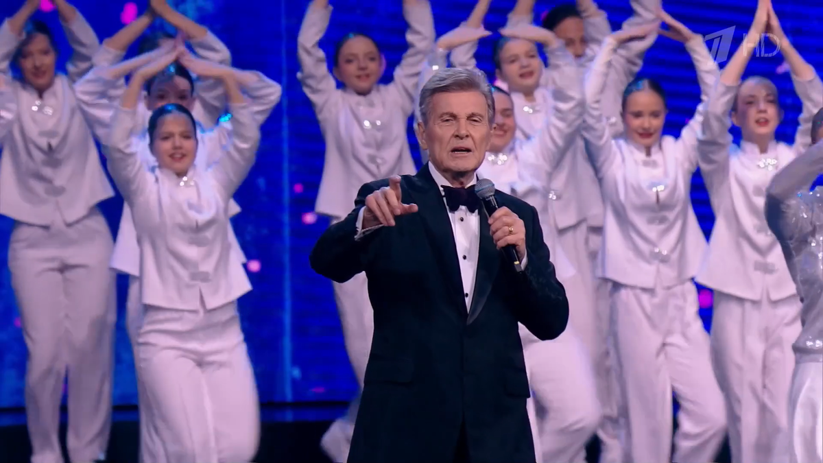 Лев Лещенко открывал телеверсию концертной программы