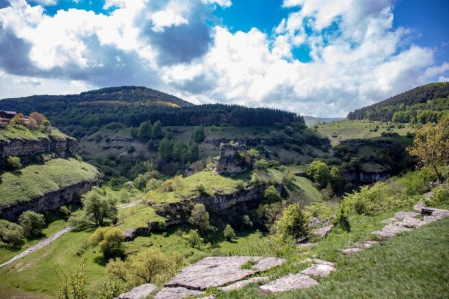    Лермонтовская скала / kislovodsk-kurort.org