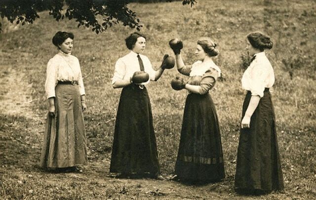 фотография взята в открытом доступе интеренета Е Эмансипе второй половины XIX века на Западе.