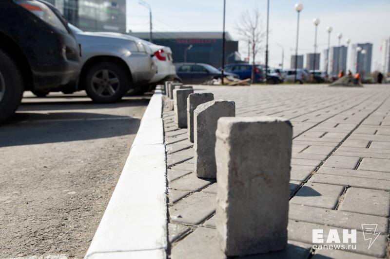    Припаркованные машины