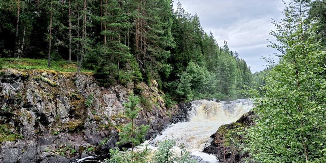 Когда-то он был первым! Экскурсия у водопада Кивач в Карелии