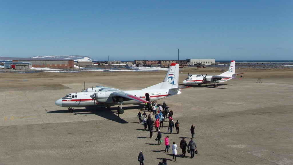 Чукотка. Аэропорт в посёлке Лаврентия 07.06.15. 
