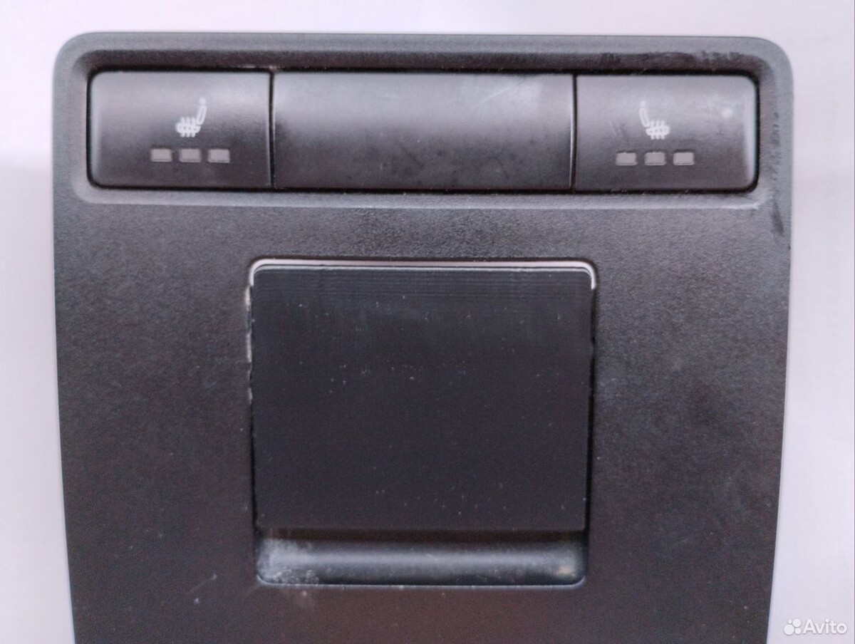 Фото Заказчика - установил изготовленную нами Крышку розетки USB центральной консоли Škoda Octavia 3Д печать EASA+