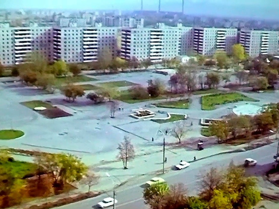 Площадь 400-летия Тюмени в 1987 году, за 20 лет до появления здесь театра