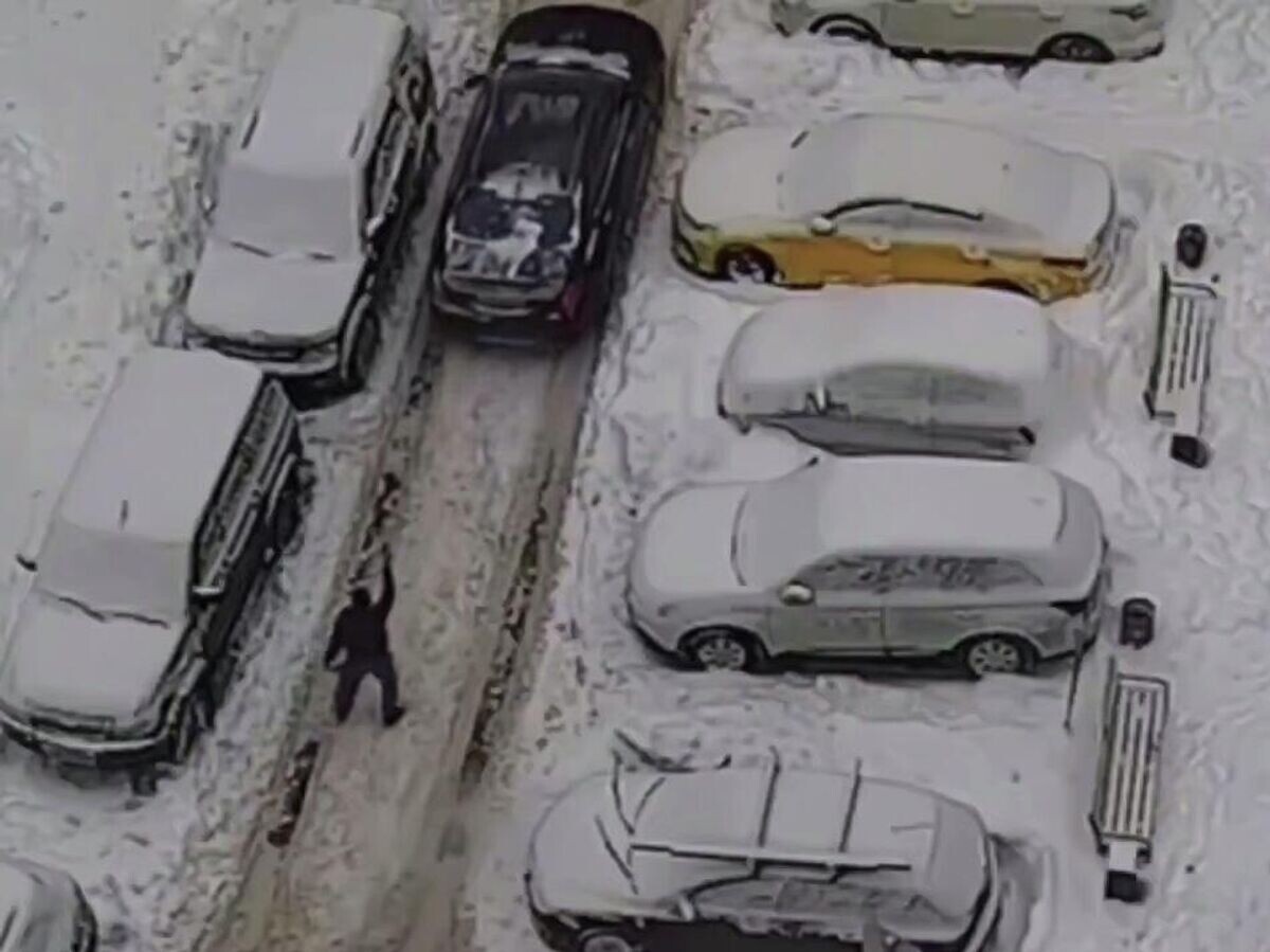    На Юге Москвы мужчина перегородил дорогу и несколько раз выстрелил в автомобиль | © Главное управление МВД России по г. Москве