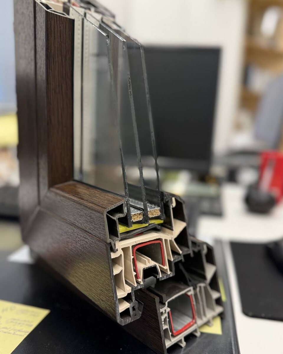 Красным контуром выделено армирование профиля