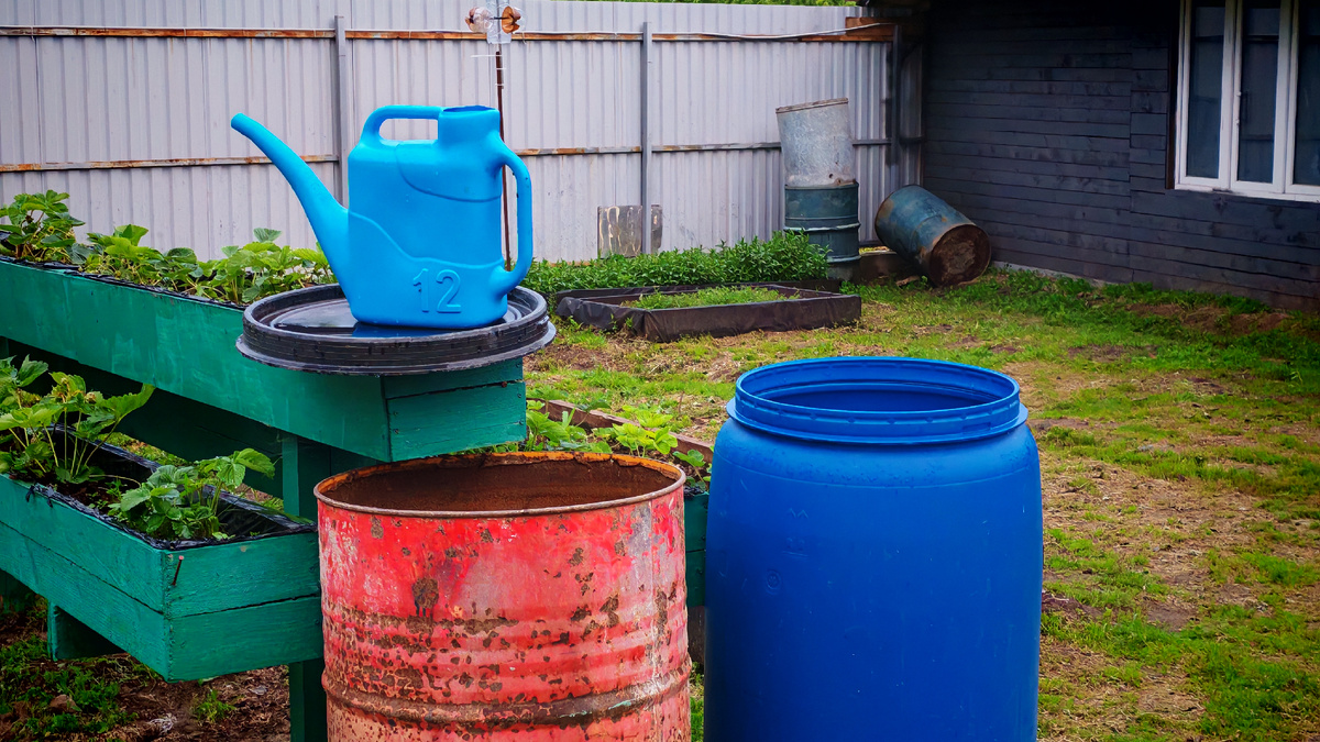 Раньше таскал ведра по три часа каждый вечер