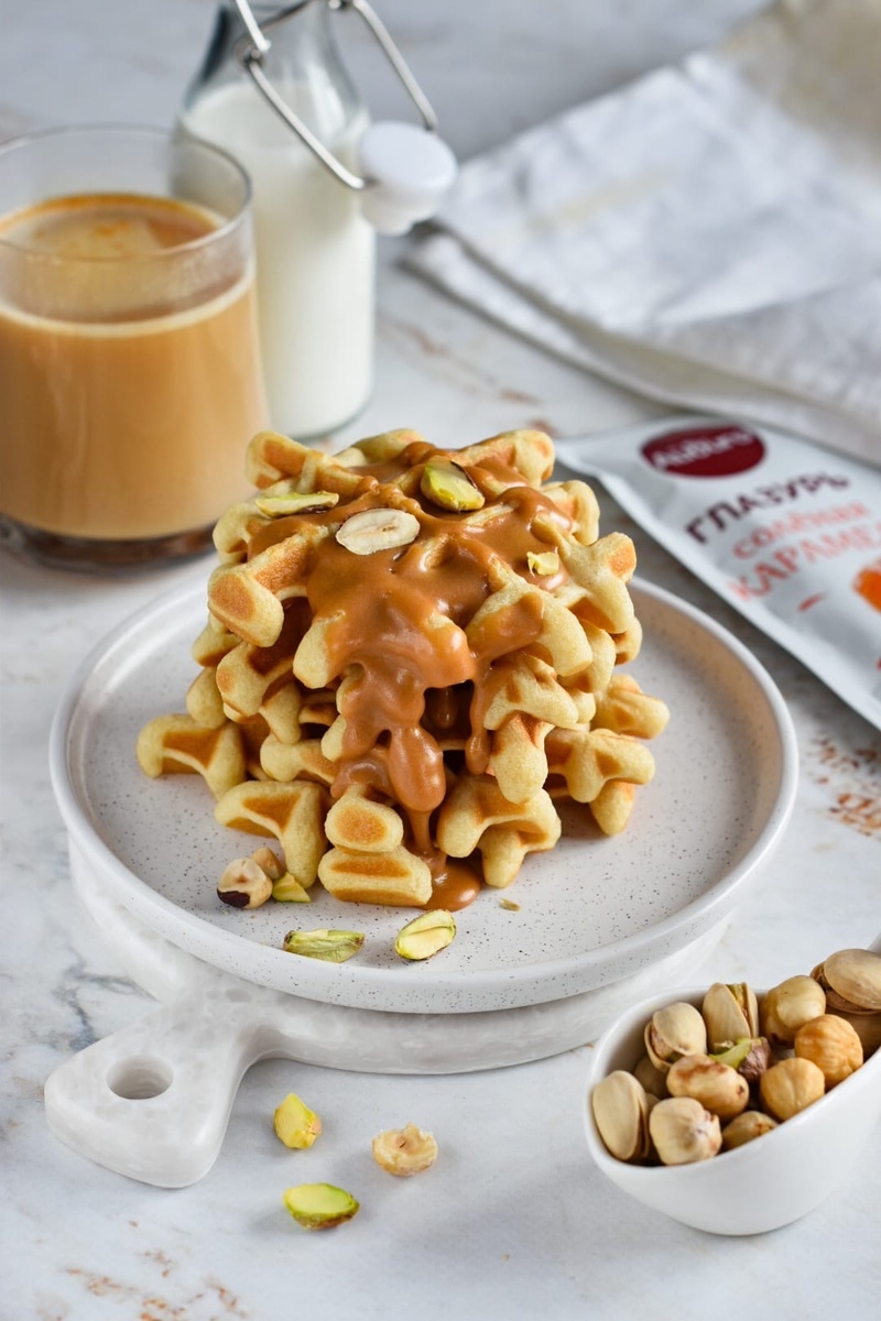 Автор Елена Алимпиева