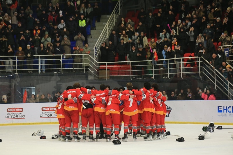 Хоккеисты сборной Кыргызстана. Фото с сайта IIHF