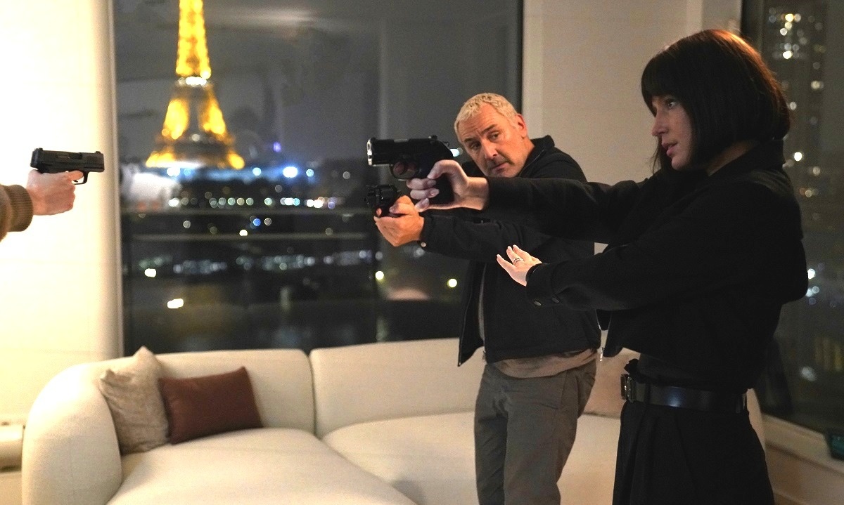 "Куда мне до неё - она была в Париже / И я вчера узнал - не только в нём одном!"© Высоцкий. Про другое