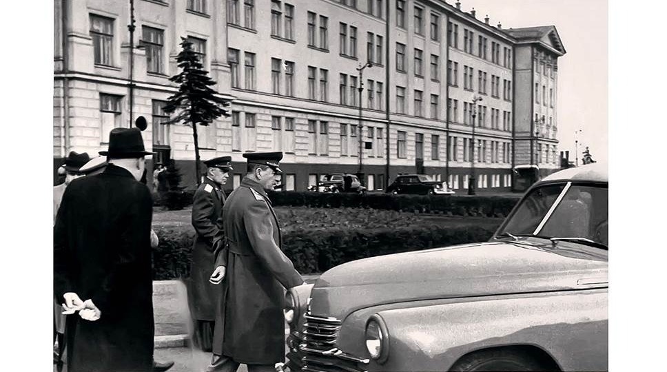 Как Советский Союз выбирал партнёра для строительства автозавода: от поиска до контракта с Ford