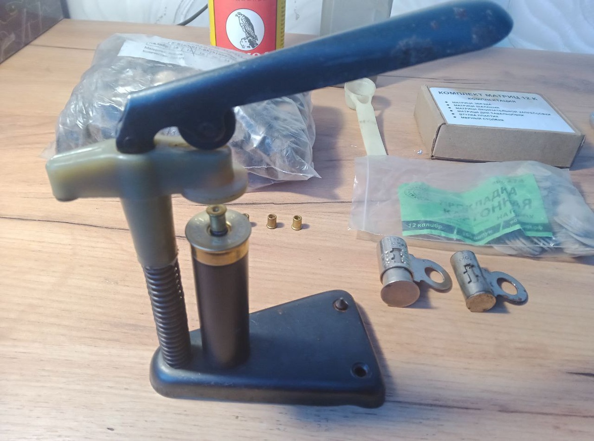 Под давлением капсюль легко выходит из гильзы (ещё листай) 