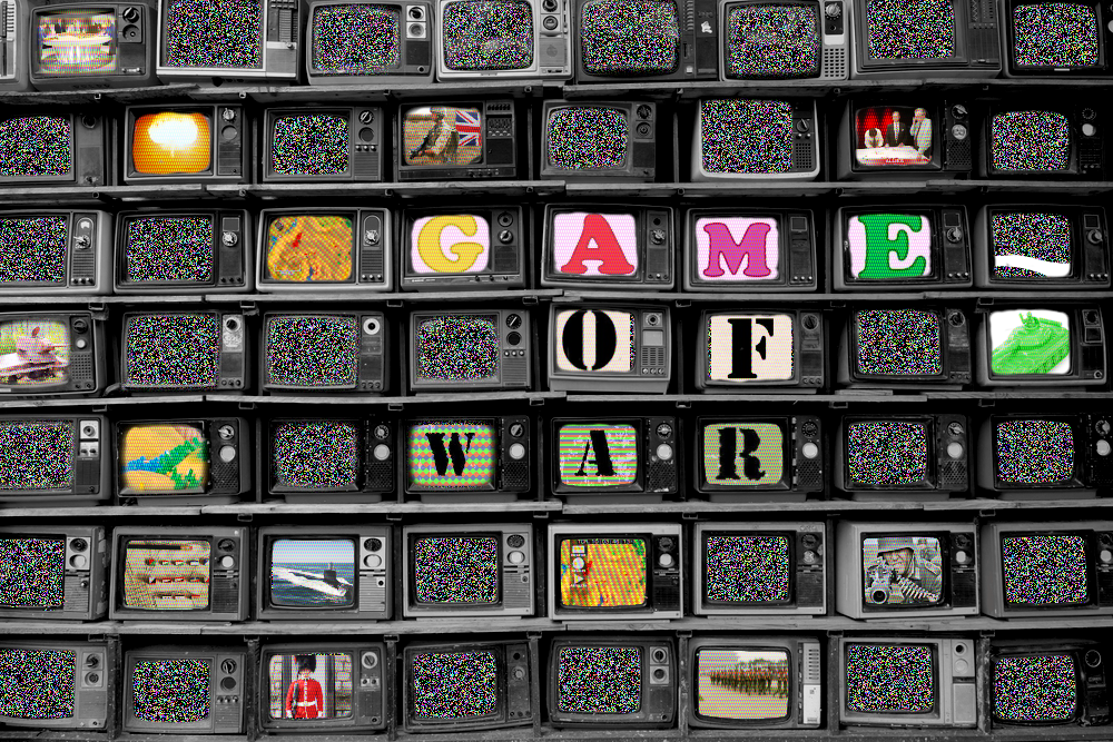 В этот раз мне обложка очень нравится, если честно. Есть у нее какое-то особенное настроение, очень в духе телеканолов 90-х. И надпись не сразу в глаза бросается... Вот когда я молодец, тогда молодец.