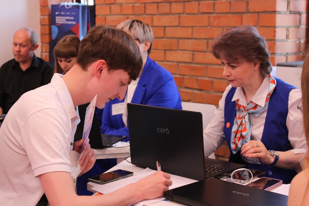    Более 2,8 тысячи молодых людей трудоустроено в 2025 году в регионе