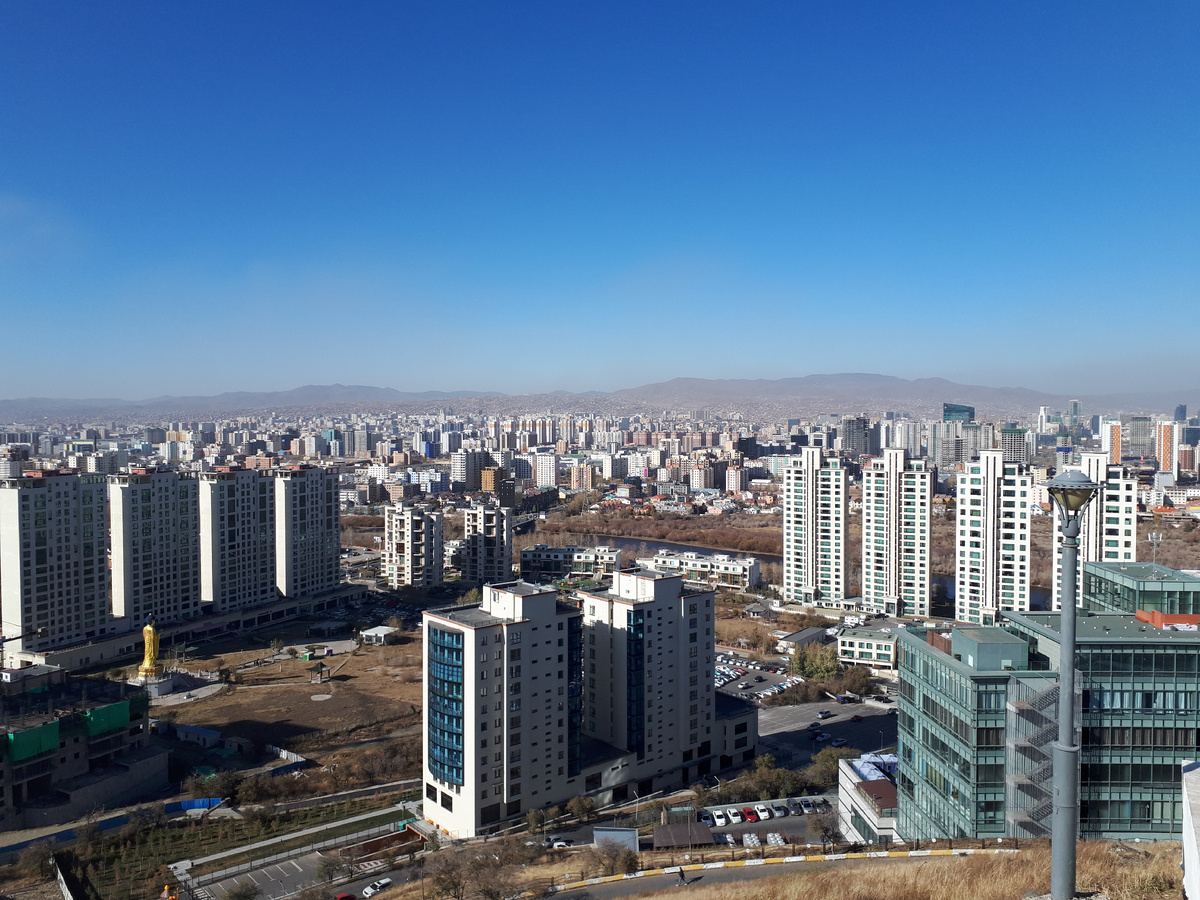 Сверху на столицу Монголии посмотрел, пора и по улицам немного прогуляться...