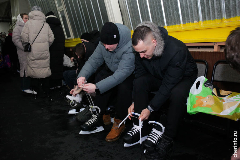    Праздник "Эх, студентушки, ухнем!" прошел 25 января на городском катке. Билеты на катание подарили активистам и отличникам вузов