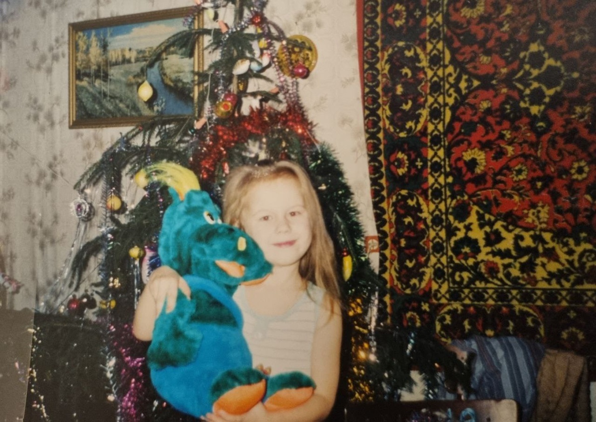 На фотографии новый год 2000-го) 