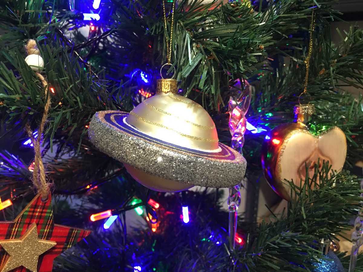 Китайская, но зато стеклянная 