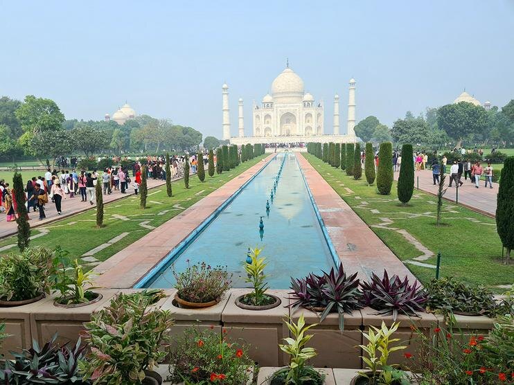 Первое впечатление от Тадж-Махала за великими воротами. Фото Мансура Мировалева/«Фергана»