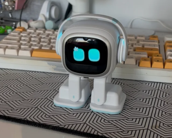 Emo: ваш новый друг-робот с характером