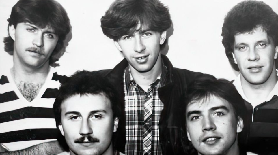 Валерий Сюткин в молодости в группе «Телефон»