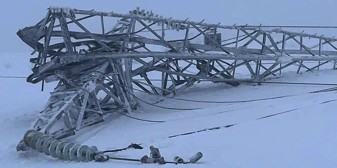 Упавшим опорам ЛЭП было всего по 60 с небольшим лет