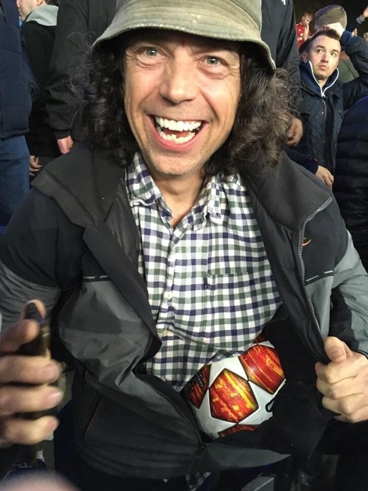 © AggravatingSwimming 