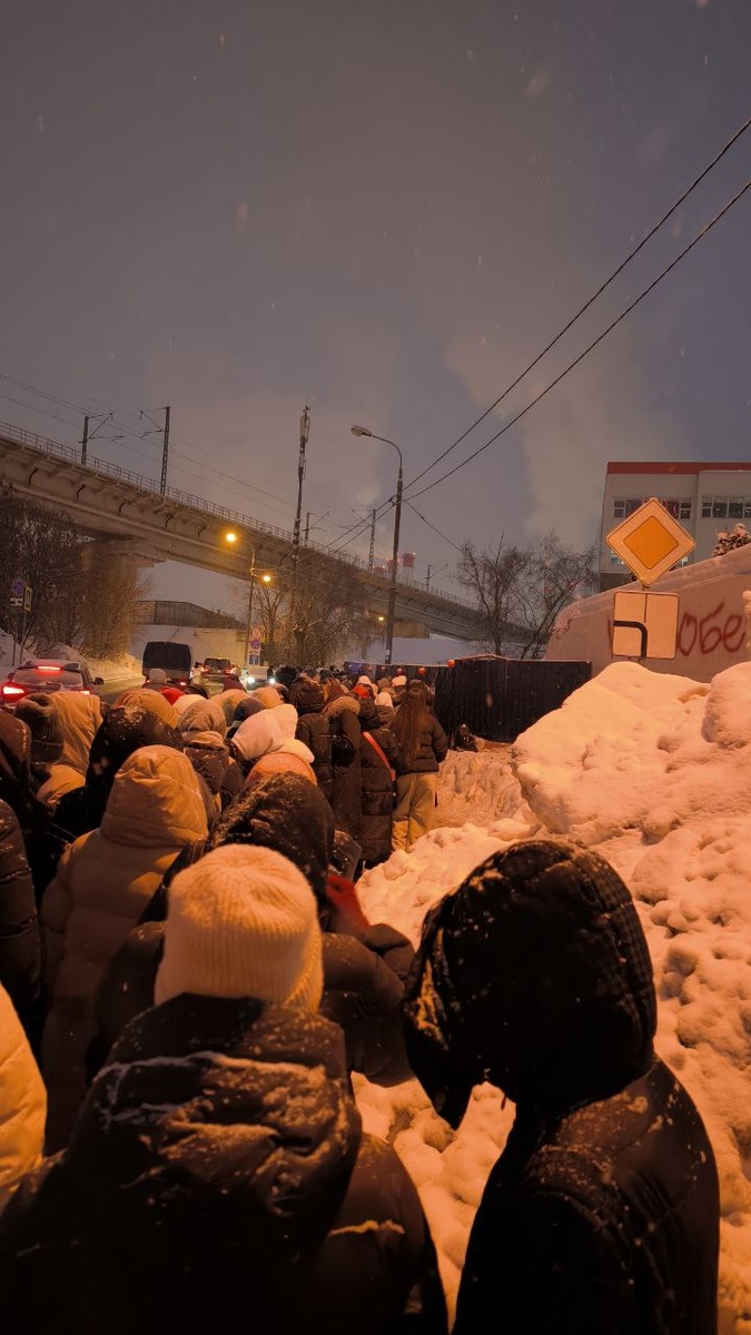 очередь на вход в "Атмосферу"