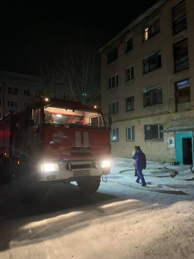    В Орске на пожаре спасли семерых человек Оренбуржье