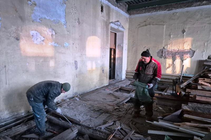    Фото пресс-службы Свердловской государственной детской филармонии. Строители