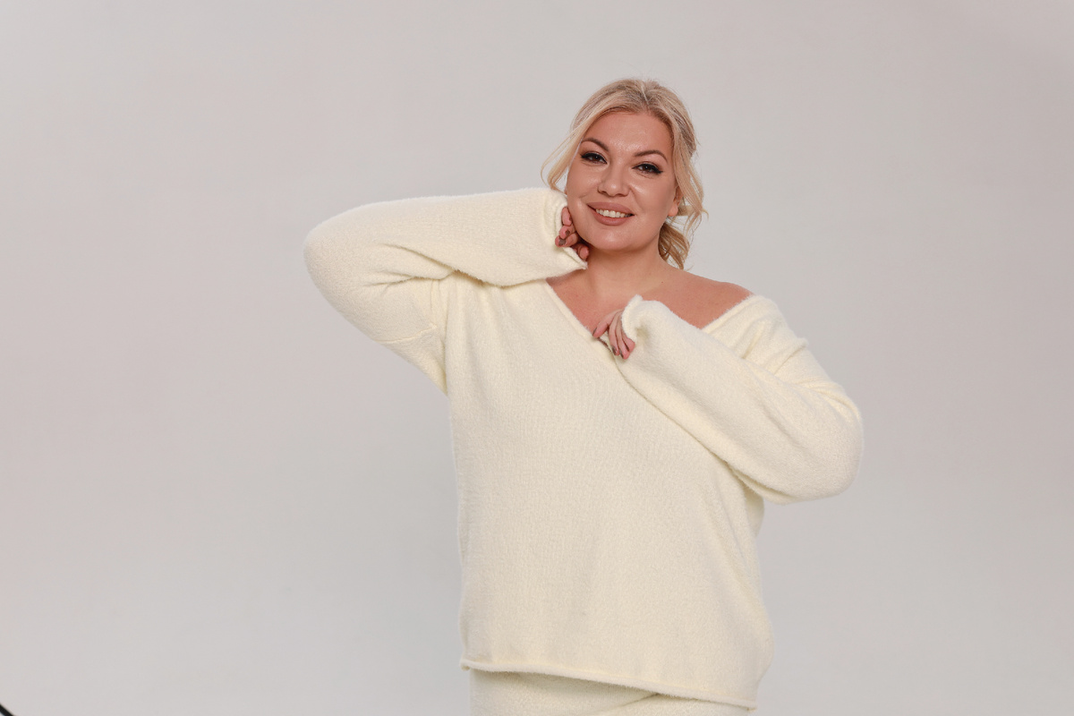 Одежда больших размеров, в которой комфорт чувствуется сразу: объясняем, почему мягкий трикотаж остаётся лучшим выбором для весны и активной городской жизни.