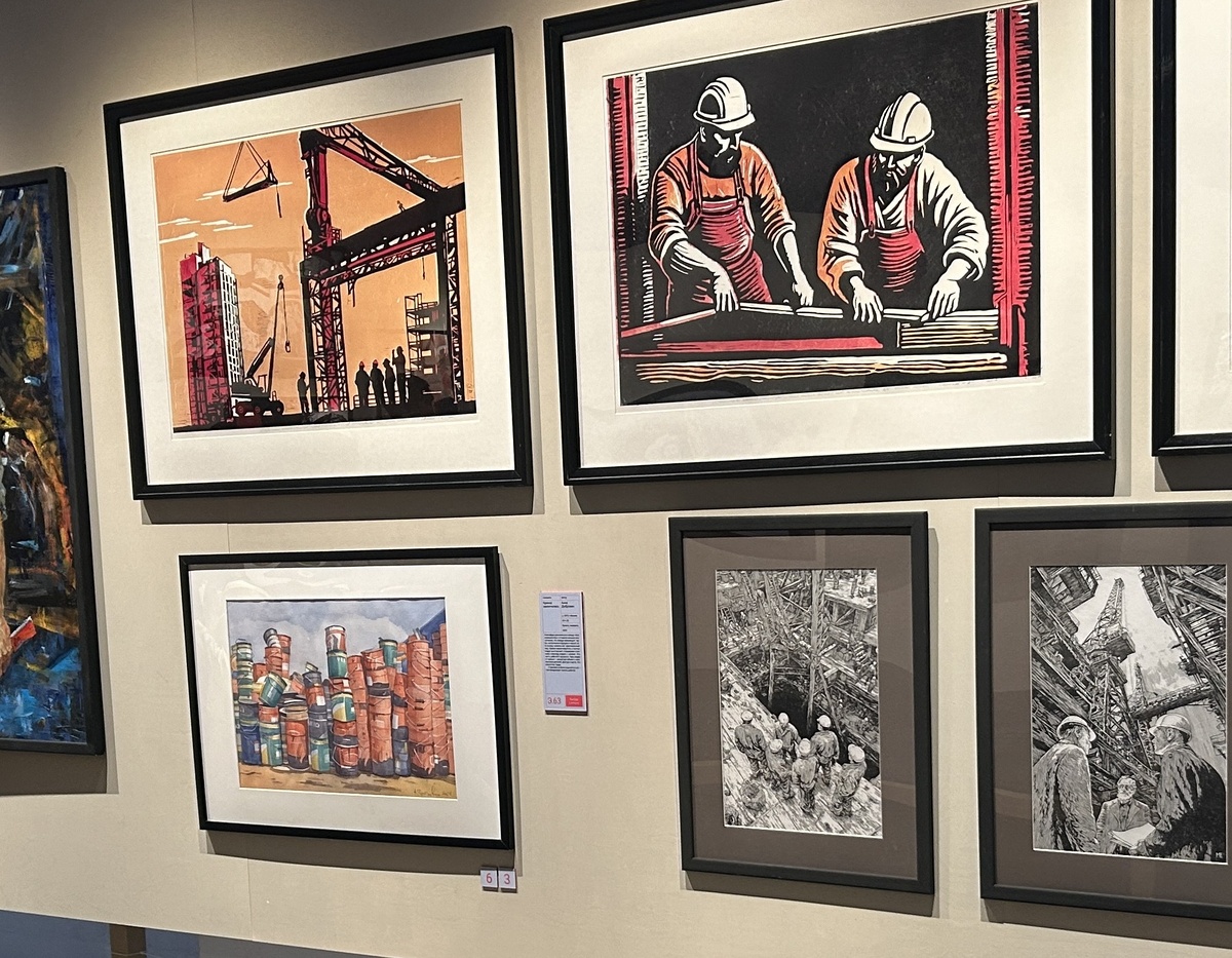 Картины на выставке в Москве