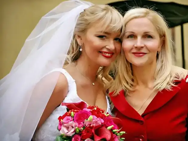 Анна с мамой 