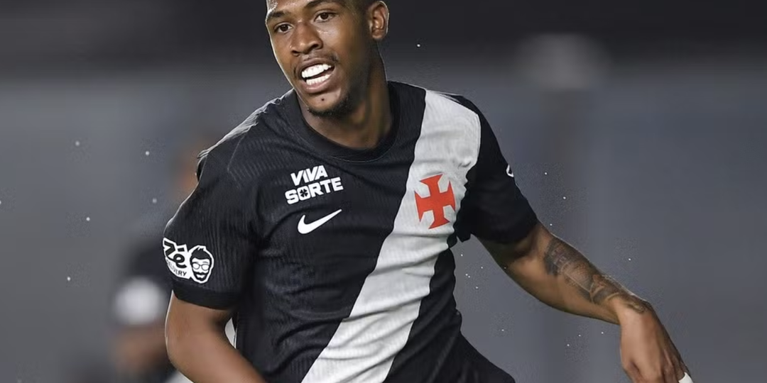 Райан, которым интересовался "Зенит", продолжит карьеру в "Борнмуте"