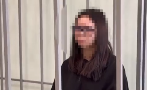     18-летнюю помощницу мошенников из Сургута отправили в СИЗО на два месяца